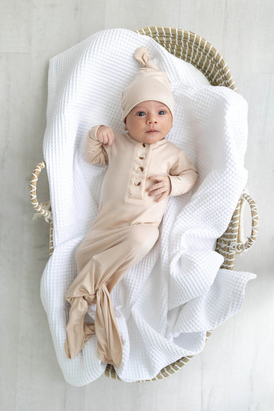 Knotted Baby Gown Set - Gender-Neutral Newborn Clothes - Sand
